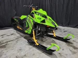 Arctic Cat M 8000