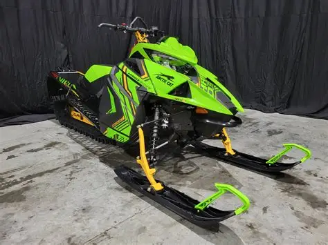 Arctic Cat M 8000 (2023)