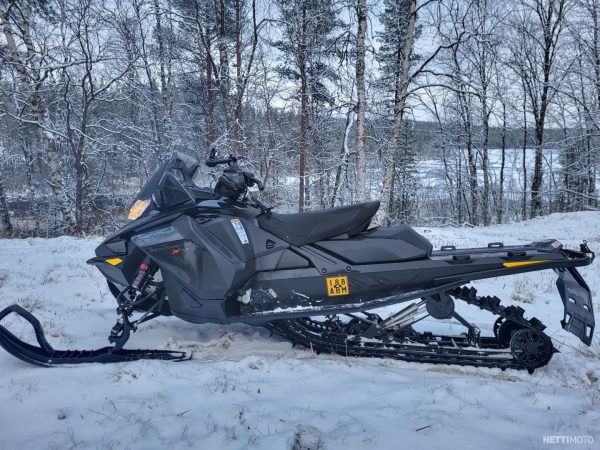 Ski-Doo Backcountry X-RS 850 (2023)
