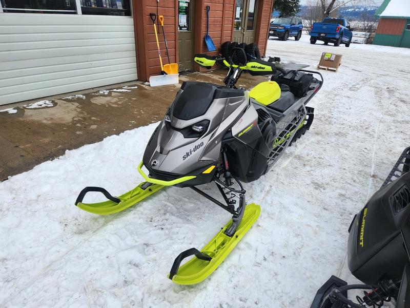 Ski-Doo Summit X 850 E-TEC (2023)