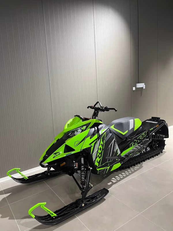 Arctic Cat Riot 8000 QS3 (2023)